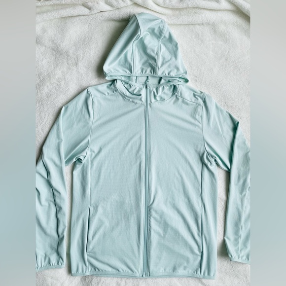 Uniqlo Other - UNIQLO girl’s zip hoodie